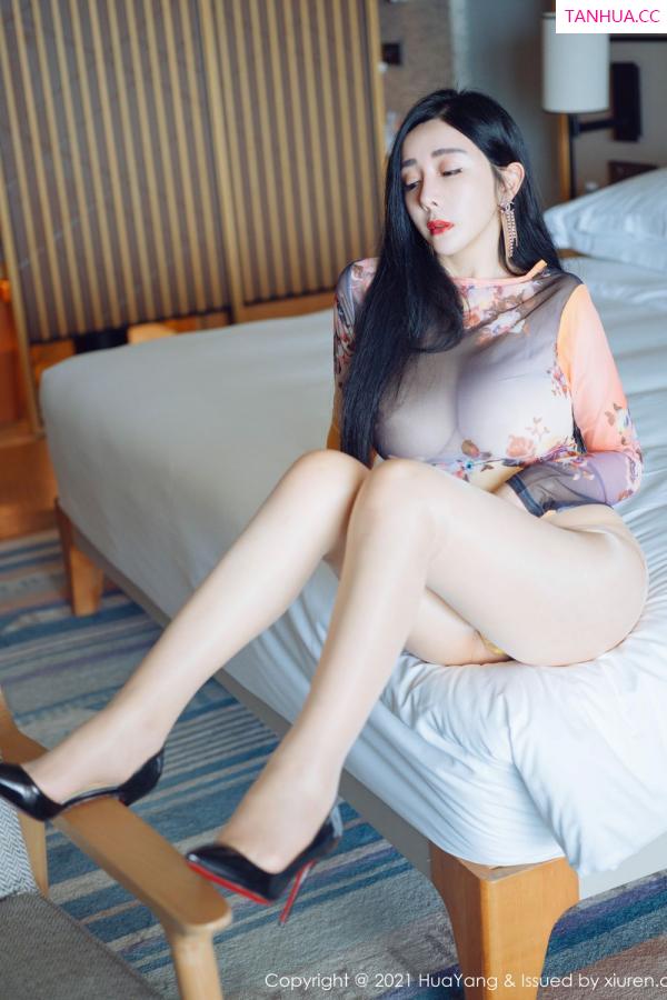允薾  允薾桂林旅拍 绚丽轻透服饰第23张图片